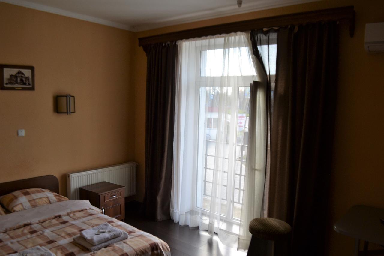Kalina Motel Chernivtsi Exterior foto